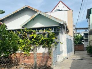 Căn hai mặt tiền đường  bán đất tặng nhà c4, còn ở được