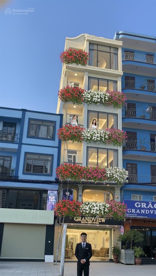 Chính chủ bán khách sạn mặt đường hải quân, hạ long. giá thương lượng