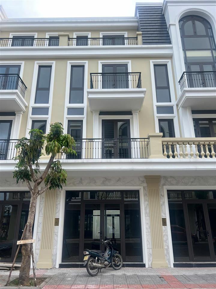 Cực kỳ hiếm, duy nhất căn liền kề golden point mặt đường thời đại tđ347 đối diện công viên 5000m²