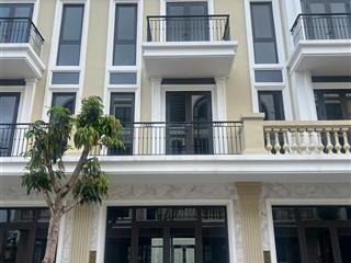 Cực kỳ hiếm, duy nhất căn liền kề golden point mặt đường thời đại tđ347 đối diện công viên 5000m²