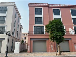 Chiết khấu lên tới 30% căn shophouse xẻ khe ngay vincom megamall, view sân golf, sau là công viên