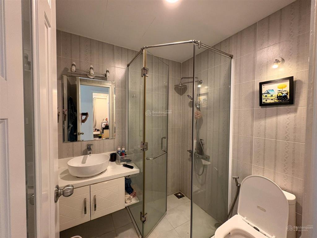 Cho thuê căn hộ kingston, có slot ôto, 2pn, 2wc, full nội thất, giá 20 triệu/th, 0908 435 ***
