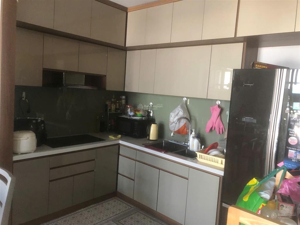Cho thuê căn hộ kingston, có slot ôto, 2pn, 2wc, full nội thất, giá 20 triệu/th, 0908 435 ***