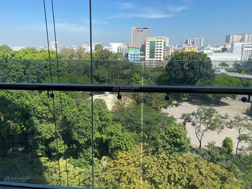 Bán căn hộ park legend, 3pn, 3wc, 113m2, giá 10,8 tỷ, căn góc, 2 ban công, 0908 435 *** viễn