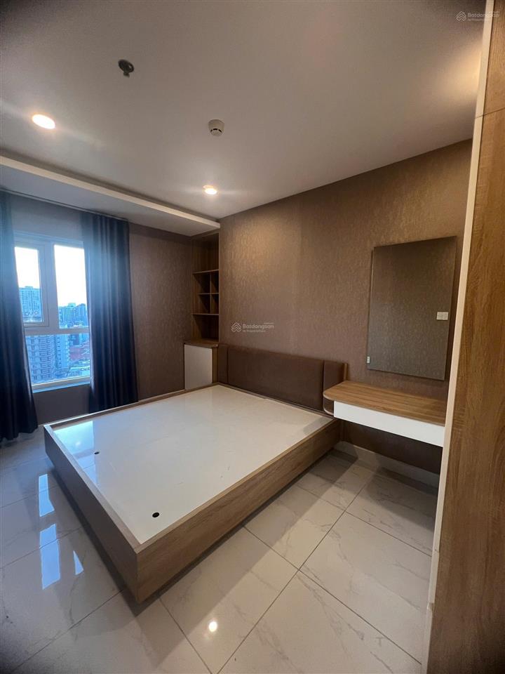Bán căn hộ terra royal, 2pn, 2wc, 72m2, 2 ban công, sổ hồng, giá 7.5 tỷ, 0908 435 *** viễn