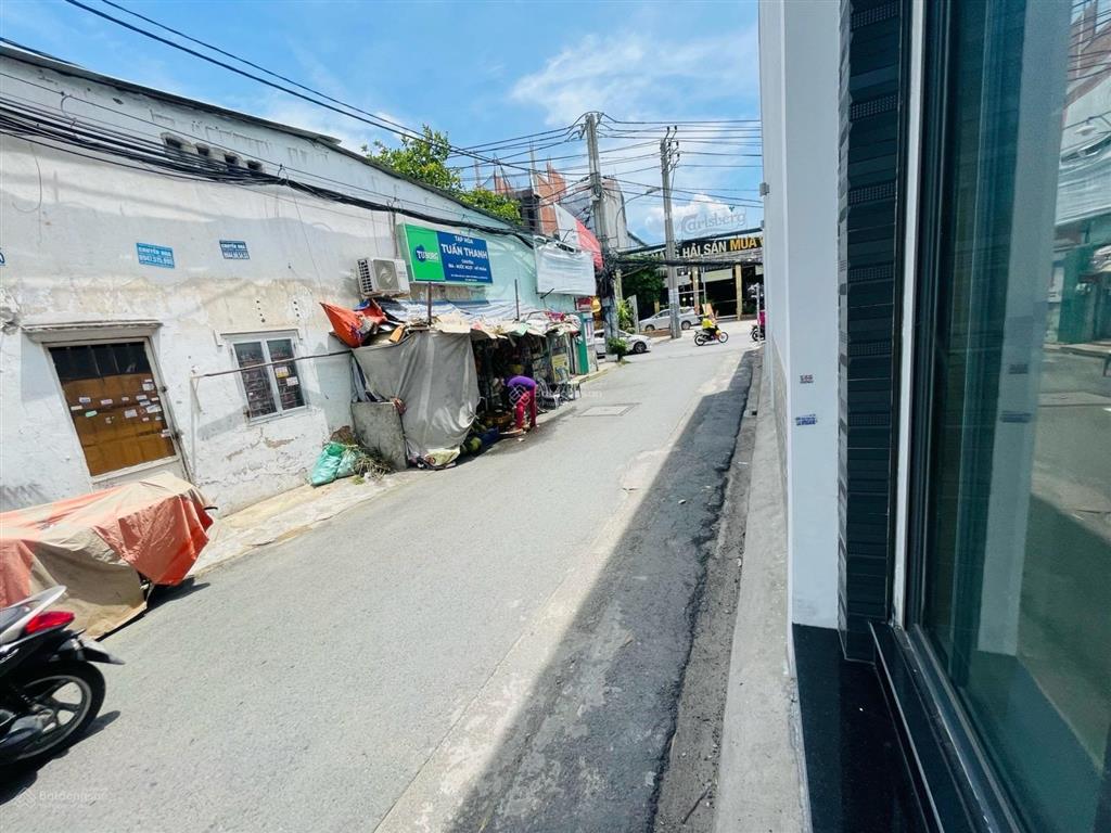 Siêu phẩm góc 2 mt đường mã lò  bình tân ,sổ hồng riêng, nhà mới tiện kinh doanh hoặc cho thuê