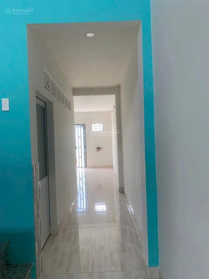 Bán nhà đẹp đường 826c long hậu, 5*16m, hxh, 1,95 tỷ, giáp nhà bè, sổ hồng riêng, st ngay