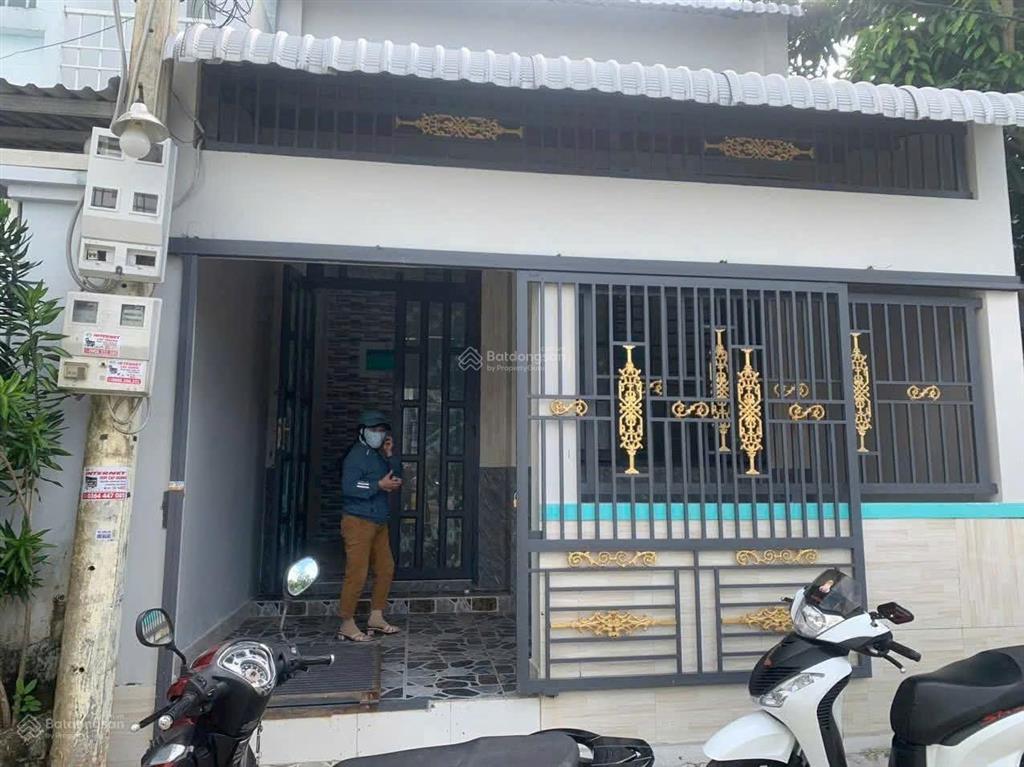 Bán nhà đẹp đường 826c long hậu, 5*16m, hxh, 1,95 tỷ, giáp nhà bè, sổ hồng riêng, st ngay