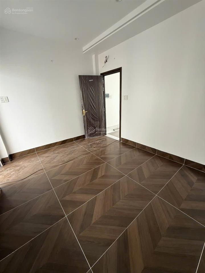 Bán nhà mới 3 tầng 4,3*15m, đường 10m, 3,85 tỷ, kdc hoàng hoa long hậu, giáp nhà bè, shr, hoàn công