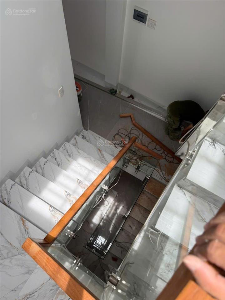 Bán nhà mới 3 tầng 4,3*15m, đường 10m, 3,85 tỷ, kdc hoàng hoa long hậu, giáp nhà bè, shr, hoàn công