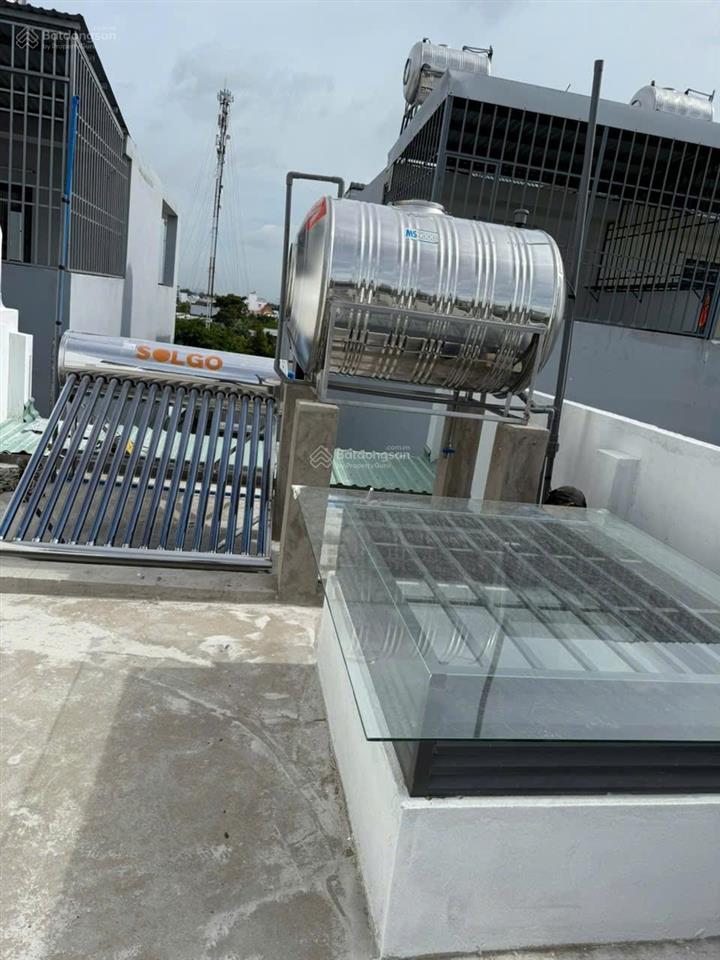 Bán nhà mới 3 tầng 4,3*15m, đường 10m, 3,85 tỷ, kdc hoàng hoa long hậu, giáp nhà bè, shr, hoàn công