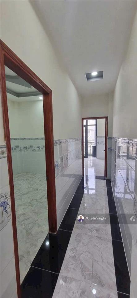 Bán nhà 2 tầng mặt tiền đường 826c long hâu 4*31m, 5,7 tỷ, kế sg village, ngay chợ, lê văn lương nd