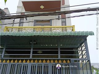 Bán nhà mới long hậu 3 tầng 4,1*12m, 2,6 tỷ, hẻm xe hơi ngủ , giáp lê văn lương nhà bè, shr,