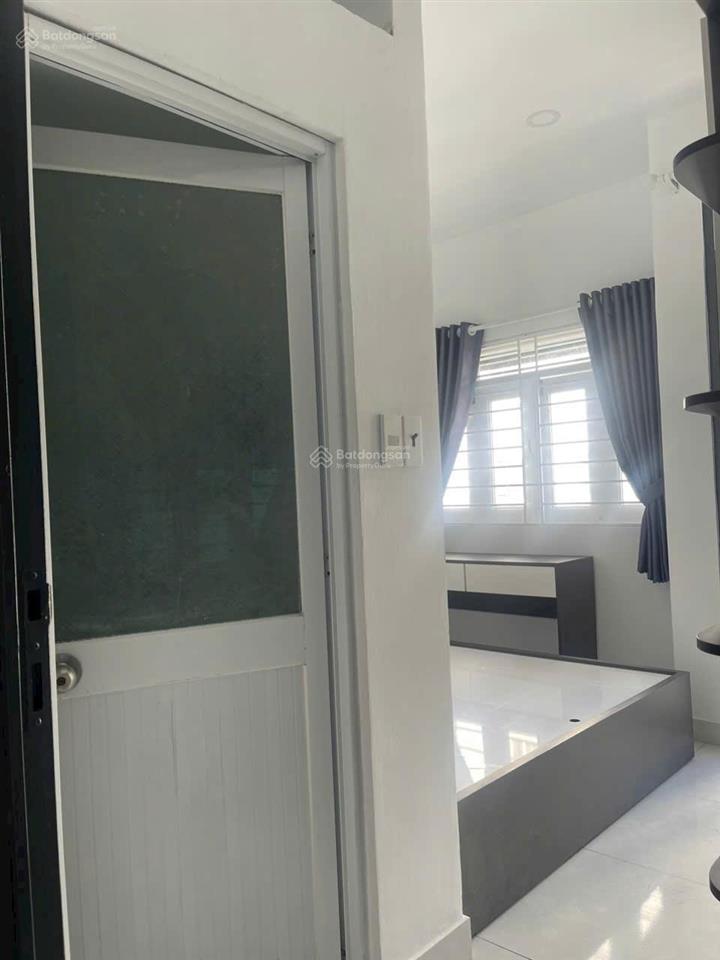 Bán nhà long hậu, 2 tầng 4*16m, giá 1,8 tỷ hẻm xe hơi, kế sg village, sát lê văn lương nhà bè, shr