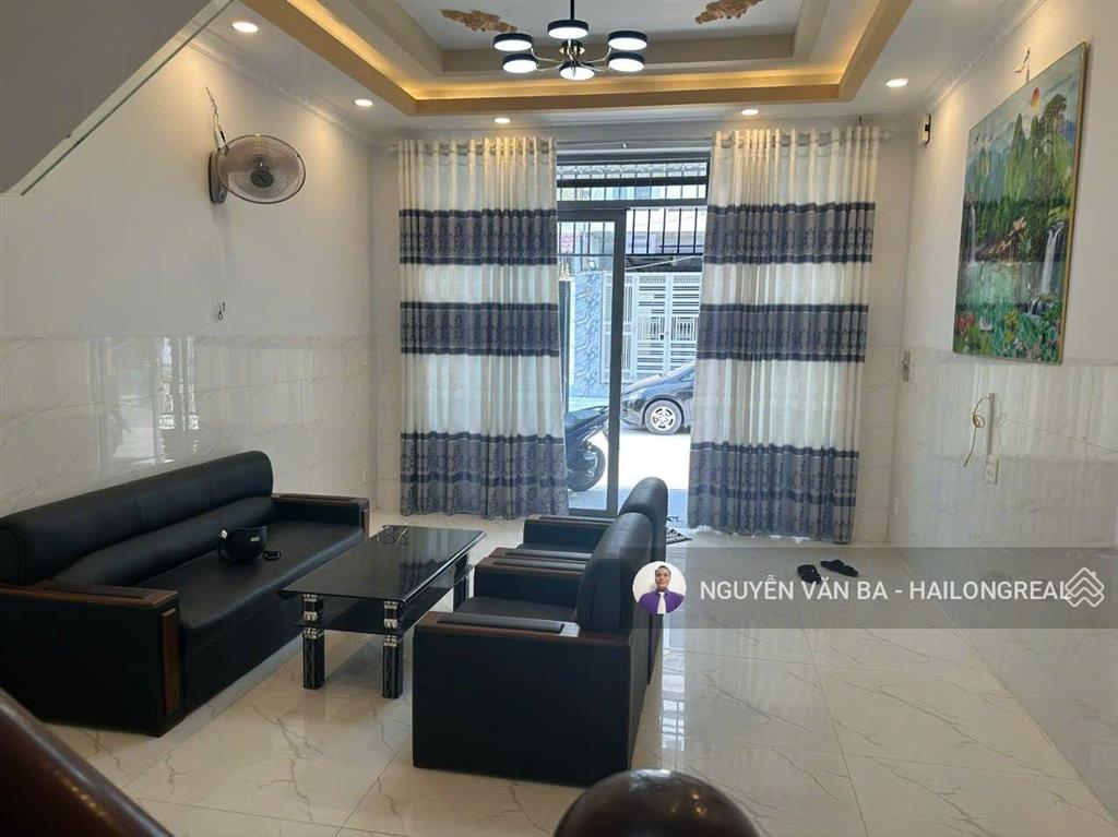 Bán nhà kdc hoàng hoa long hậu 3 tầng 4,3*15m, giá 3,8 tỷ, kế sg village, t&t millennia, shr