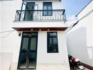 Cô tôi cần bán căn nhà ngay kcn hoàng gia mới xây, dt 38m2 giá cô tôi bán, giấy tờ đầy đủ