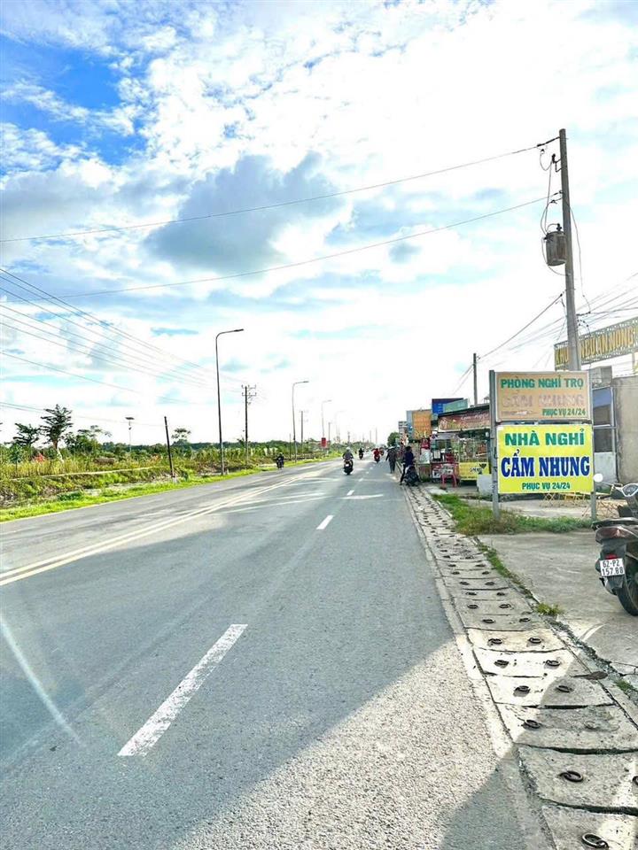 Bán lô đất mặt tiền tỉnh lộ 824, đối diện khu e  city tân đức, đức hoà