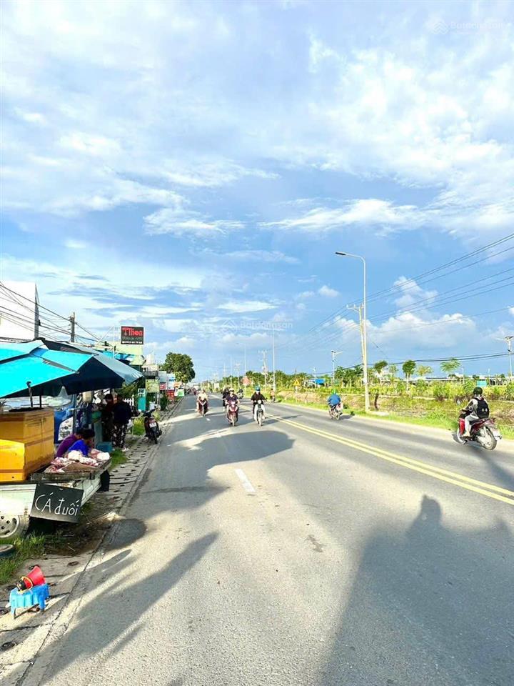 Bán lô đất mặt tiền tỉnh lộ 824, đối diện khu e  city tân đức, đức hoà