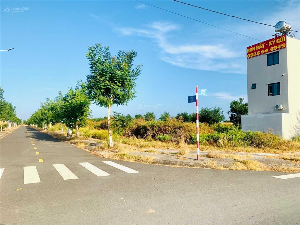 Bán nền  nhận gởi bán lại ra hàng nhanh  xây nhà  đường lớn  căn góc  view công viên