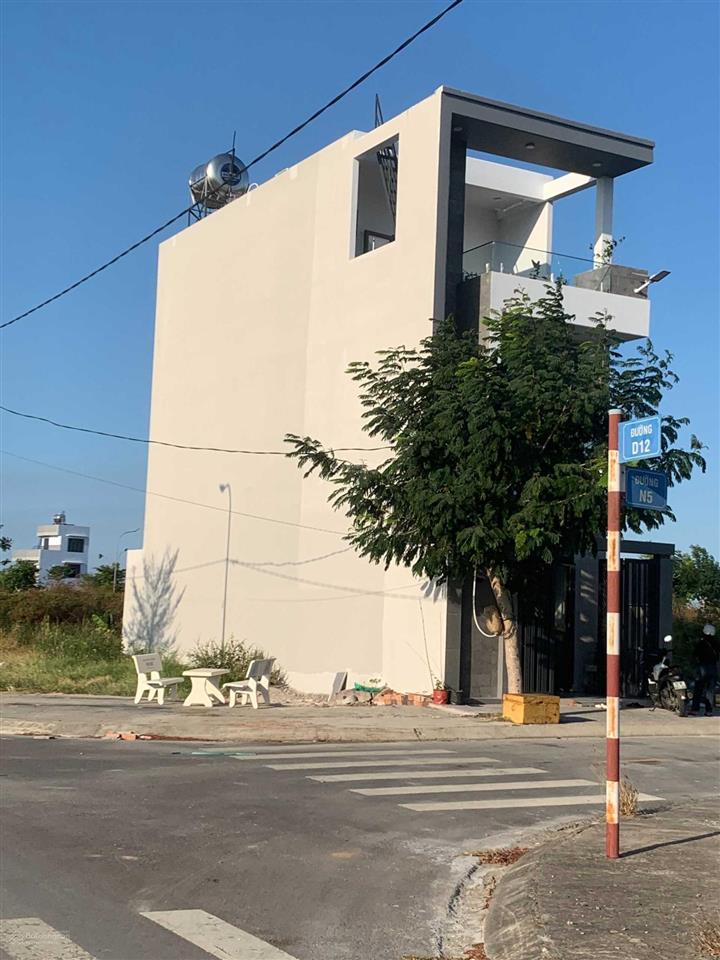 Bán nền  nhận gởi bán lại ra hàng nhanh  xây nhà  đường lớn  căn góc  view công viên