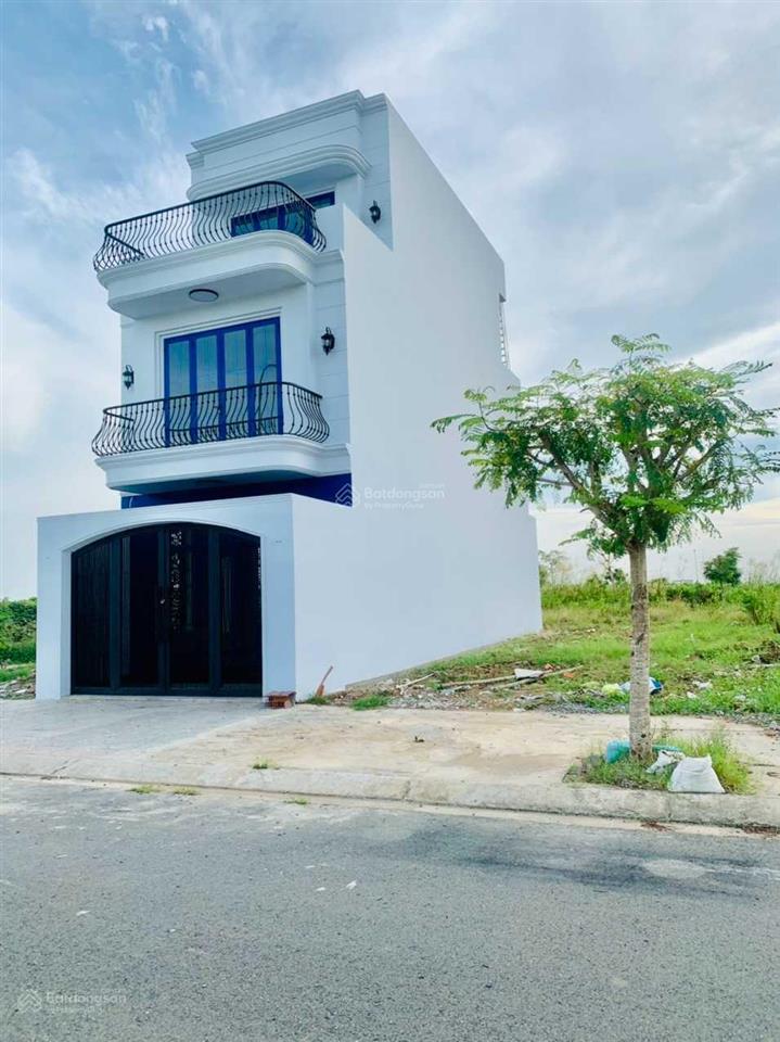 Bán nền  nhận gởi bán lại ra hàng nhanh  xây nhà  đường lớn  căn góc  view công viên