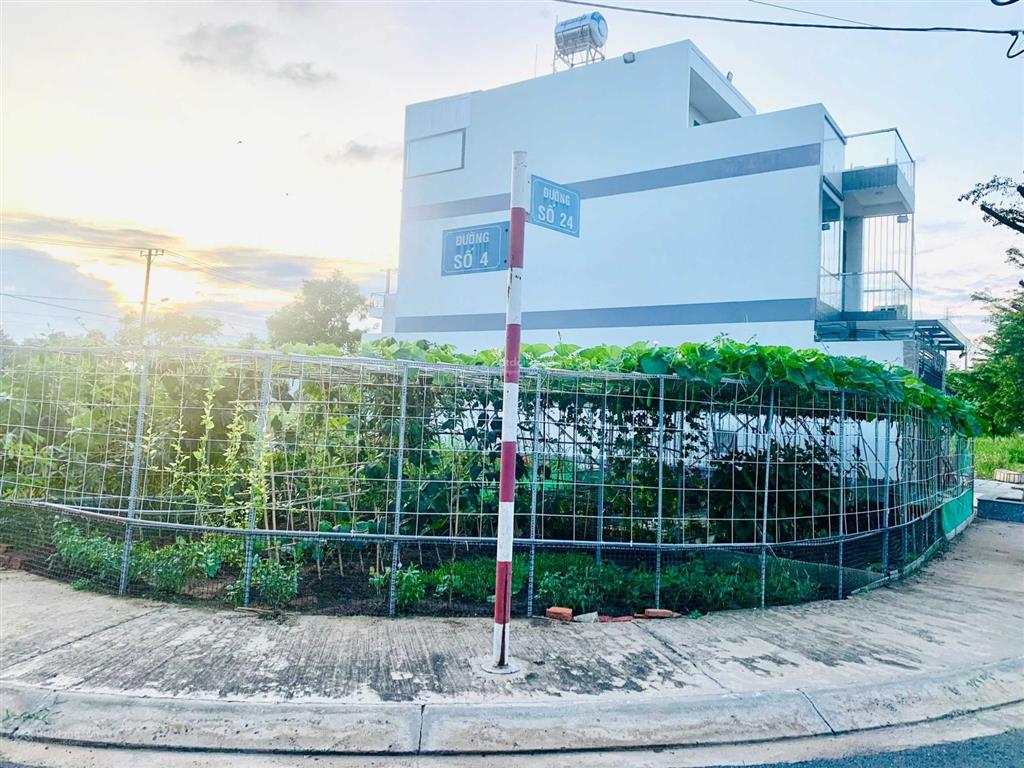 Chuyên bán nền và nhận ký gởi bán lại nhanh  xây nhà đầy đủ đường lớn  căn góc  view công viên