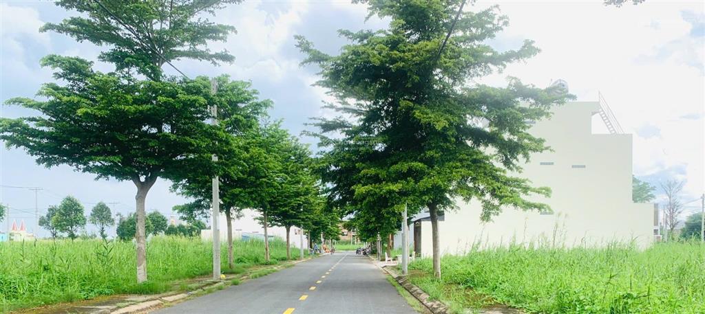 Chuyên bán nền và nhận ký gởi bán lại nhanh  xây nhà đầy đủ đường lớn  căn góc  view công viên
