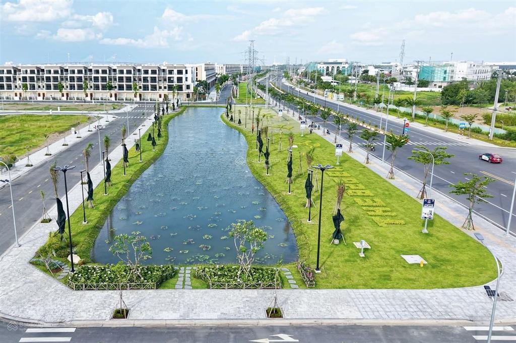 Chuyên bán nền và nhận ký gởi bán lại nhanh  xây nhà  đường lớn  căn góc  view công viên