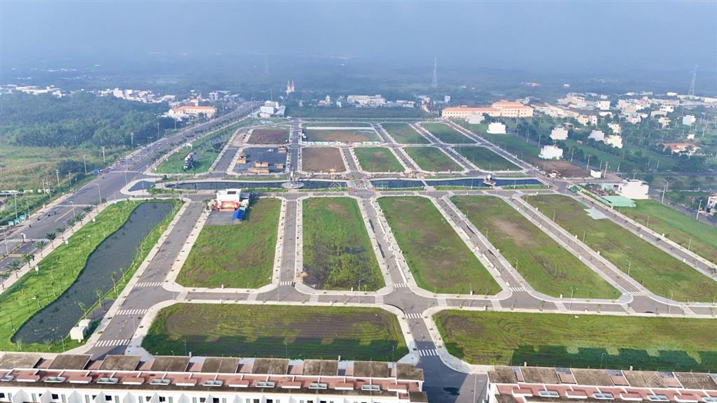 Chuyên bán nền và nhận ký gởi bán lại nhanh  xây nhà  đường lớn  căn góc  view công viên