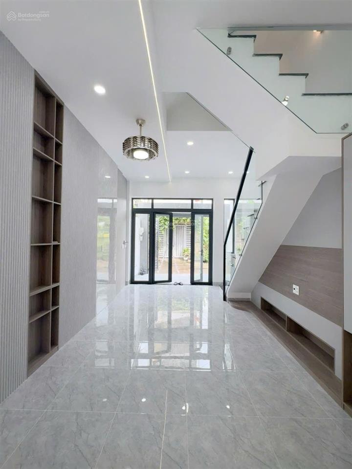 Nhà mới xây hẻm 47 trường lưu, phường long trường