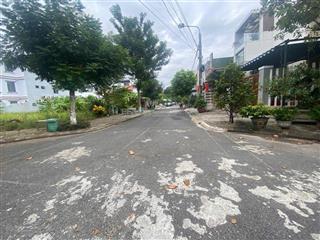 Đất biệt thự, sát đường thăng long, lô góc 2 view thoáng đẹp
