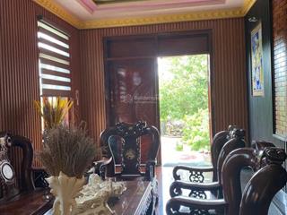 Cần bán gấp nhà mặt phố , mặt tiền đường đoàn nguyễn tuấn ,nhà riêng chính chủ . giá rẻ ,shr