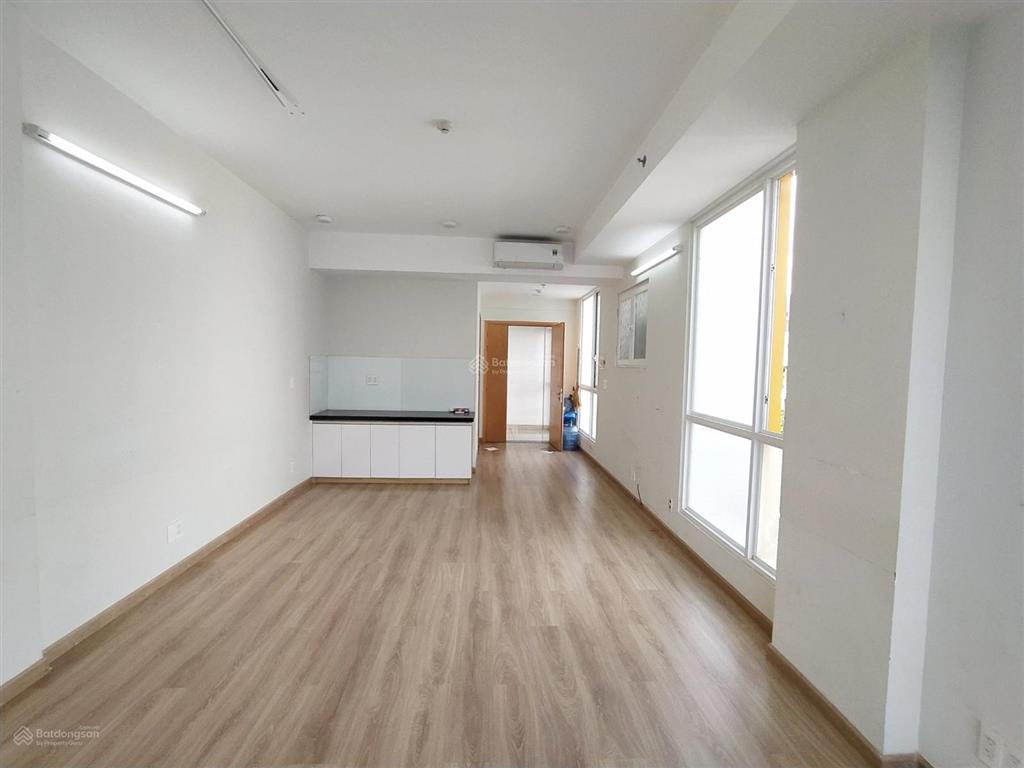 Bán officetel quận 10, mặt tiền cao thắng, dt 35m2 giá 1ty9 bao thế phí, sẵn hđ thuê giá 11tr/thang