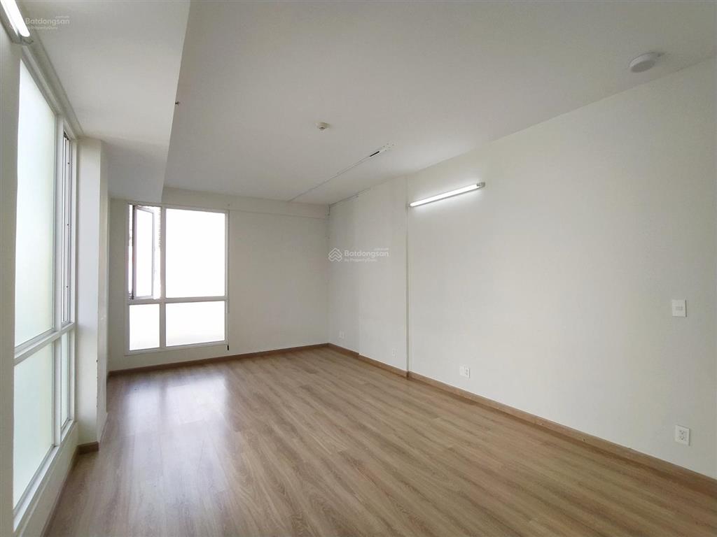 Bán officetel quận 10, mặt tiền cao thắng, dt 35m2 giá 1ty9 bao thế phí, sẵn hđ thuê giá 11tr/thang