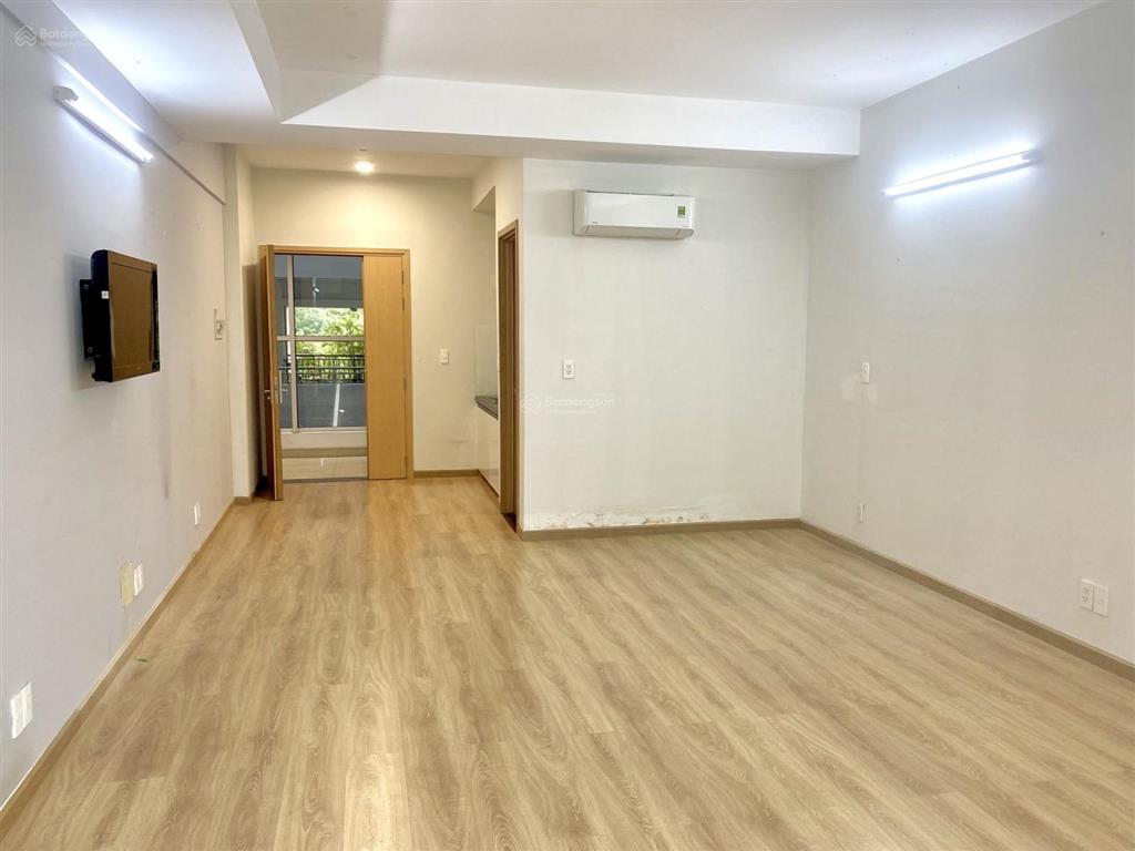 Cho thuê vp officel 45m2 tại q10 toà nhà charmington, máy lạnh và một số nội thất 0901 430 *** loan