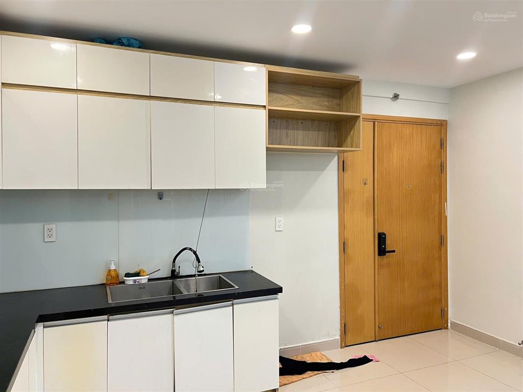 Bán căn hộ q10  1pn1wc 2tỷ7 bao sang tên nhà trống sẵn, xem nhà  0901 430 *** nguyễn loan