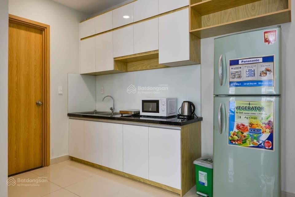 Bán gấp căn hộ  q10 charmington la pointe, 1pn1wc, 50m2 giá 2tỷ7 để lại nội thất vào xử dụng liền