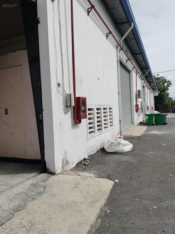 Cho thuê nhà kho đầy đủ giấy phép, gần kcn tân phú trung củ chi, dt 120m2, giá 10tr/tháng