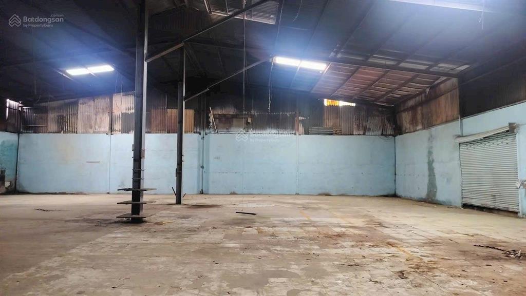 Cho thuê nhà xưởnng gần cầu vượt an sương, dt xưởng 800m2, giá 45tr/tháng
