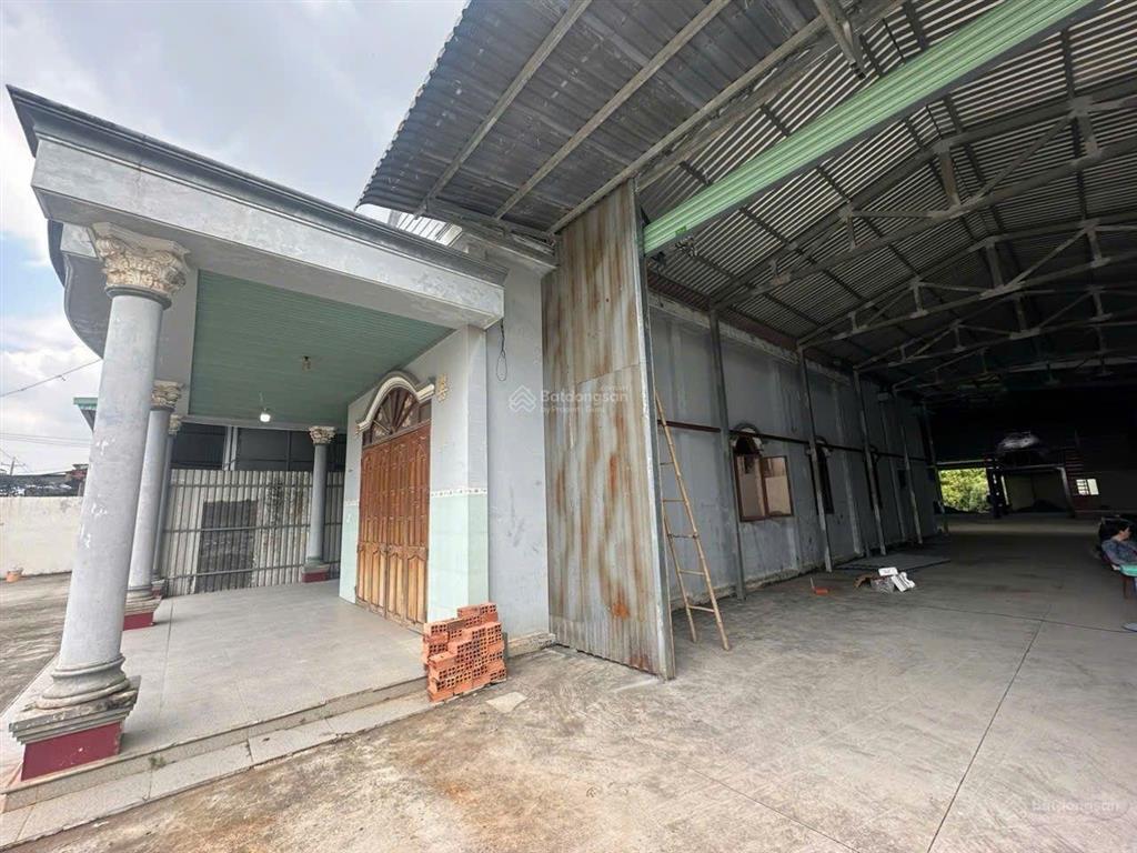 Bán nhà xưởng giá rẻ đức hòa long an, dt 2781m2, giá 14 tỷ