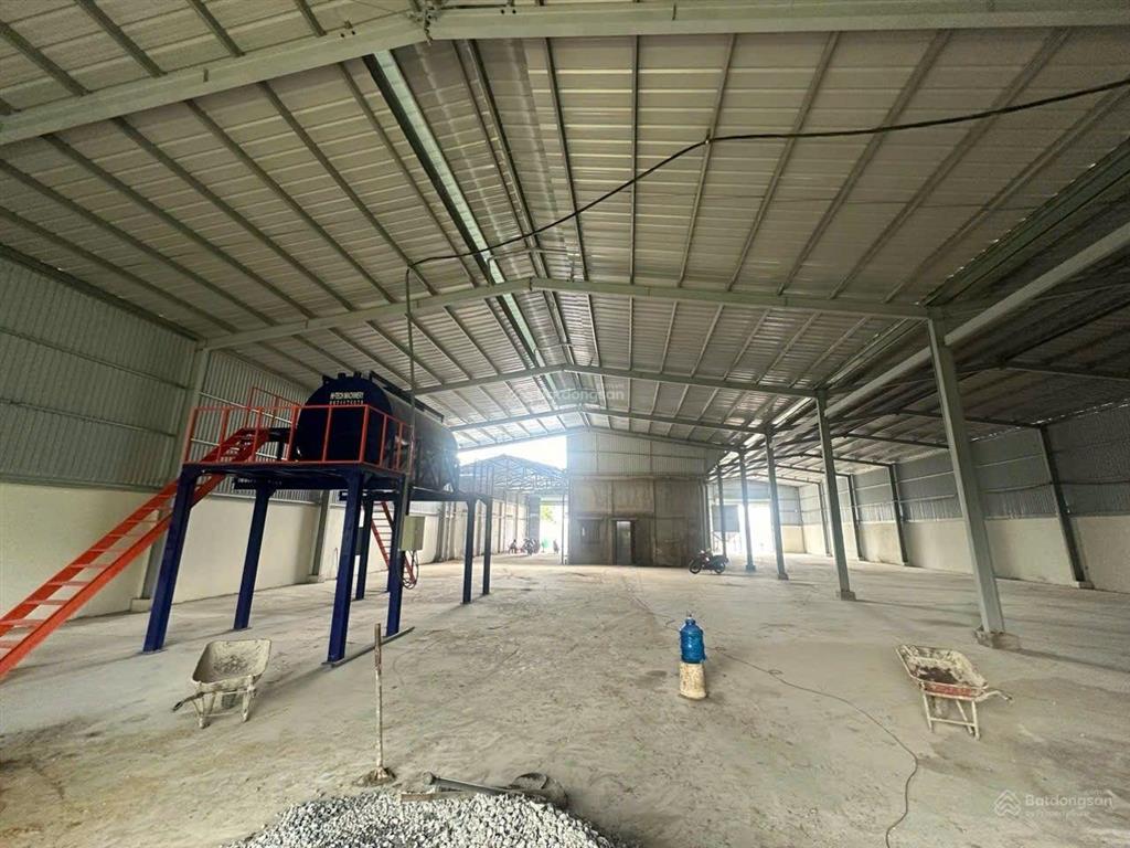 Bán nhà xưởng giá rẻ đức hòa long an, dt 2781m2, giá 14 tỷ