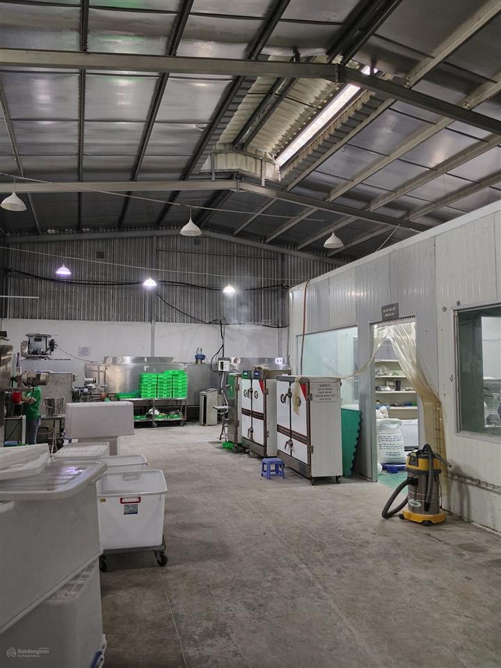 Cho thuê nhà xưởnng nguyễn thị sóc, ngay chợ đầu mối hóc môn, dt xưởng 700m2, giá 45tr/tháng