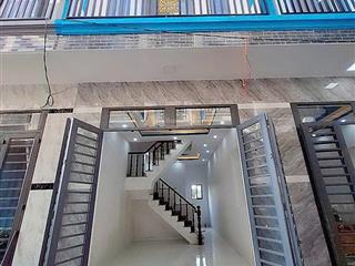 Bán nhà mỹ hạnh nam, đức hòa nhà 1 lầu 2 phòng ngủ 2 nhà vệ sinh  0918 551 ***