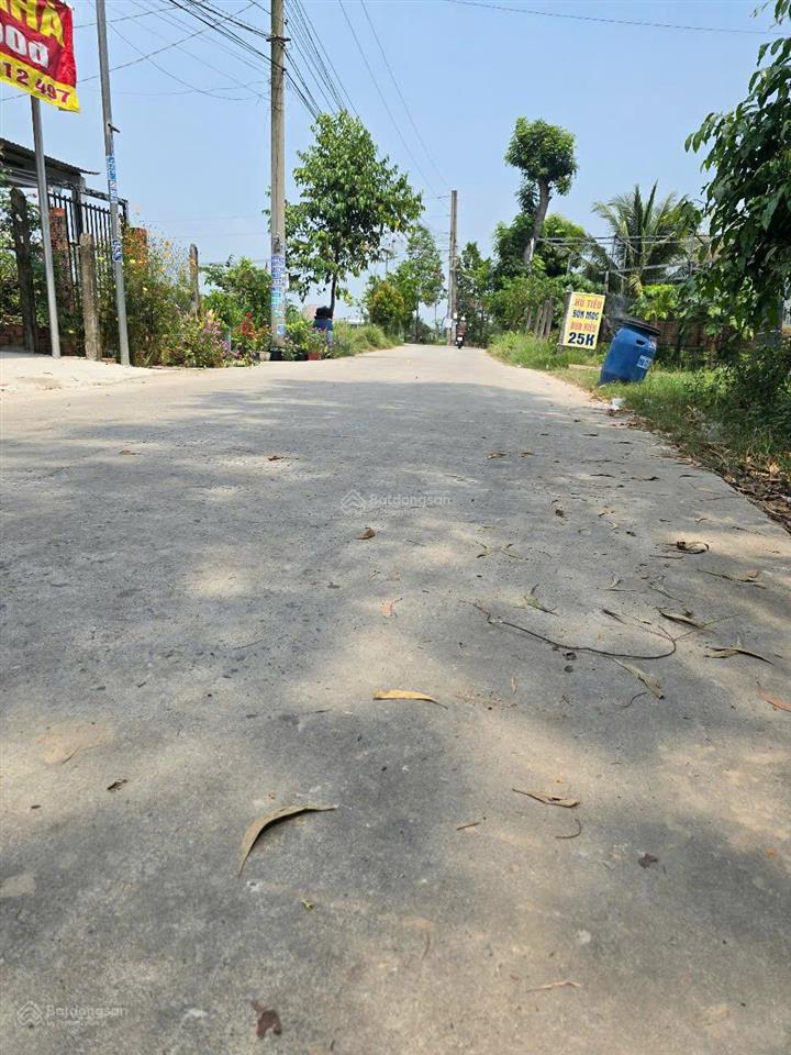 Bán đất xã mỹ hạnh nam đức hoà đường 824 vào 200m dt 190m2 shr giá 1 tỷ 250triệu.  0918 551 ***