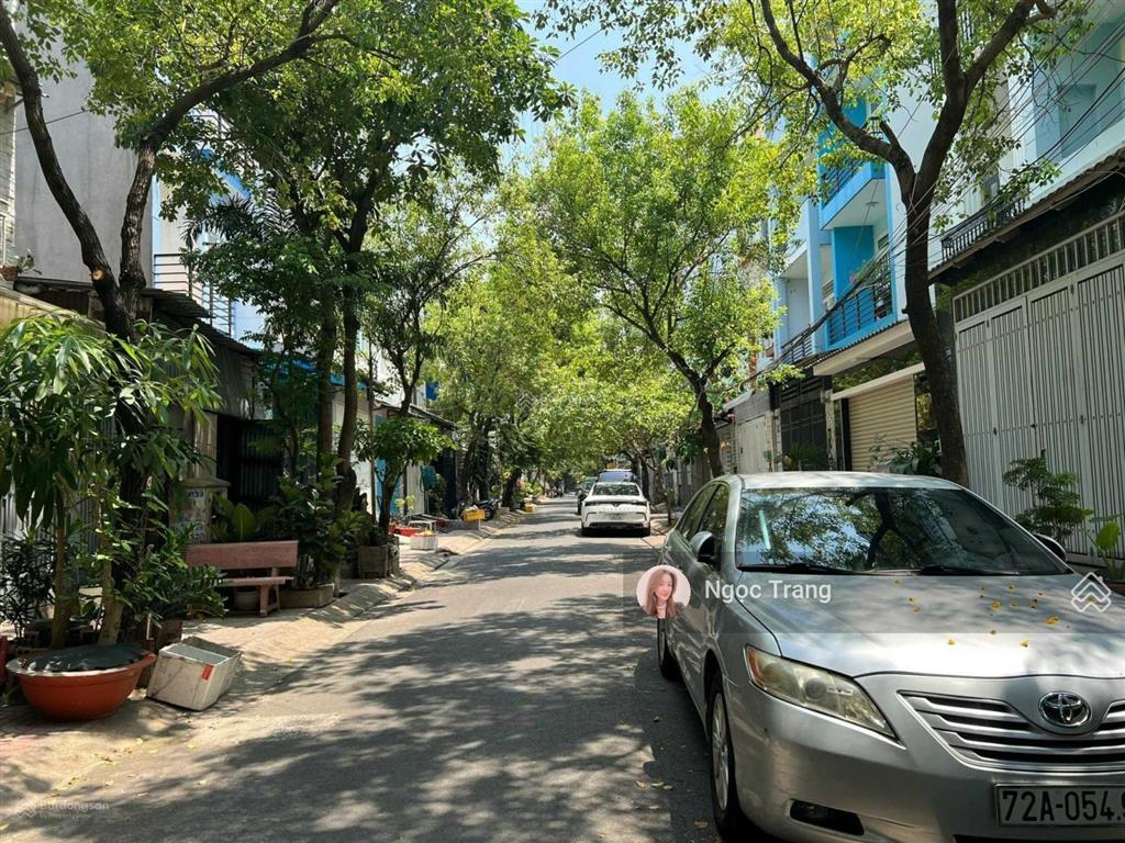 Còn 1 lô duy nhất đường 111/ đất đặng thùy trâm p13 bt đối diện đại học văn lang 4.5x15m (67.5m2)