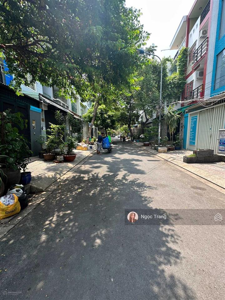 Bán gấp trong tuần để bay về úc giảm mạnh 10.9ty còn 10.5 tỷ nhà mới cứng 4 tấm kế đại học văn lang