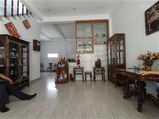 Bán nhà 1 trệt 1 lầu hẻm chợ đêm thuộc phường 1, tp tân an, diện tích 5.8 x 11.3m nở hậu 6.5