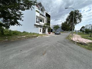 Bán đất mặt tiền d7 đối diện công viên thuộc khu idico 2, phường 6, tp tân an, dt 6 x 22m