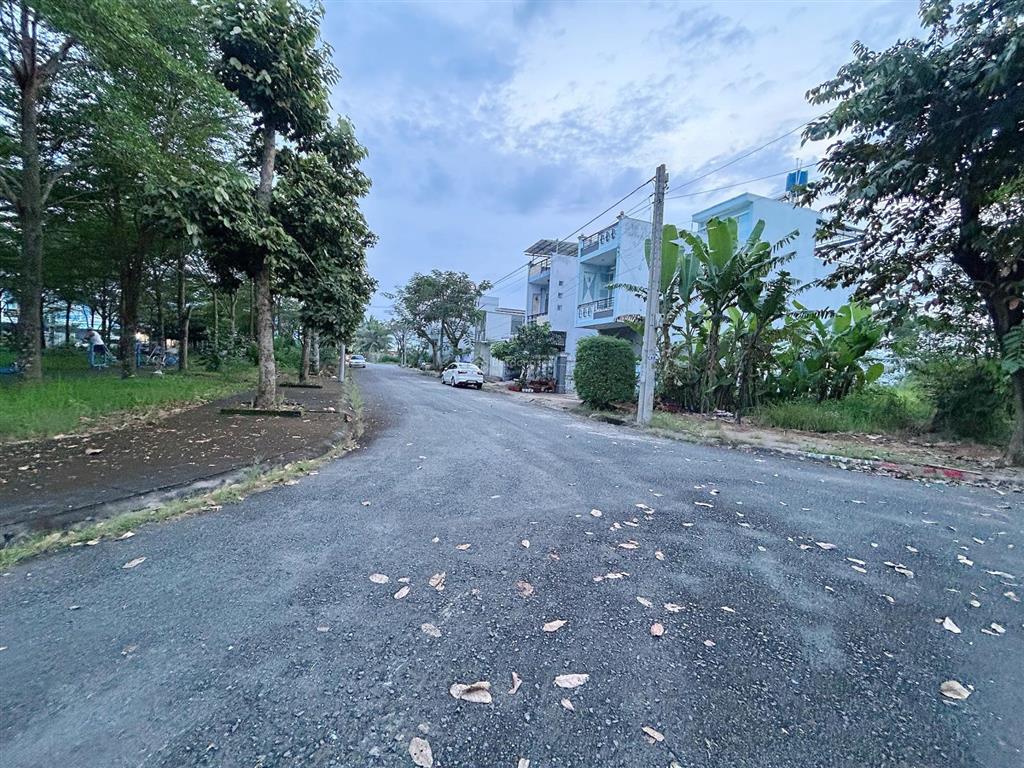 Bán 2 lô góc đường số 17 và 18 thuộc kdc lợi bình nhơn, tp tân an, diện tích 8 x 20m (160m2)