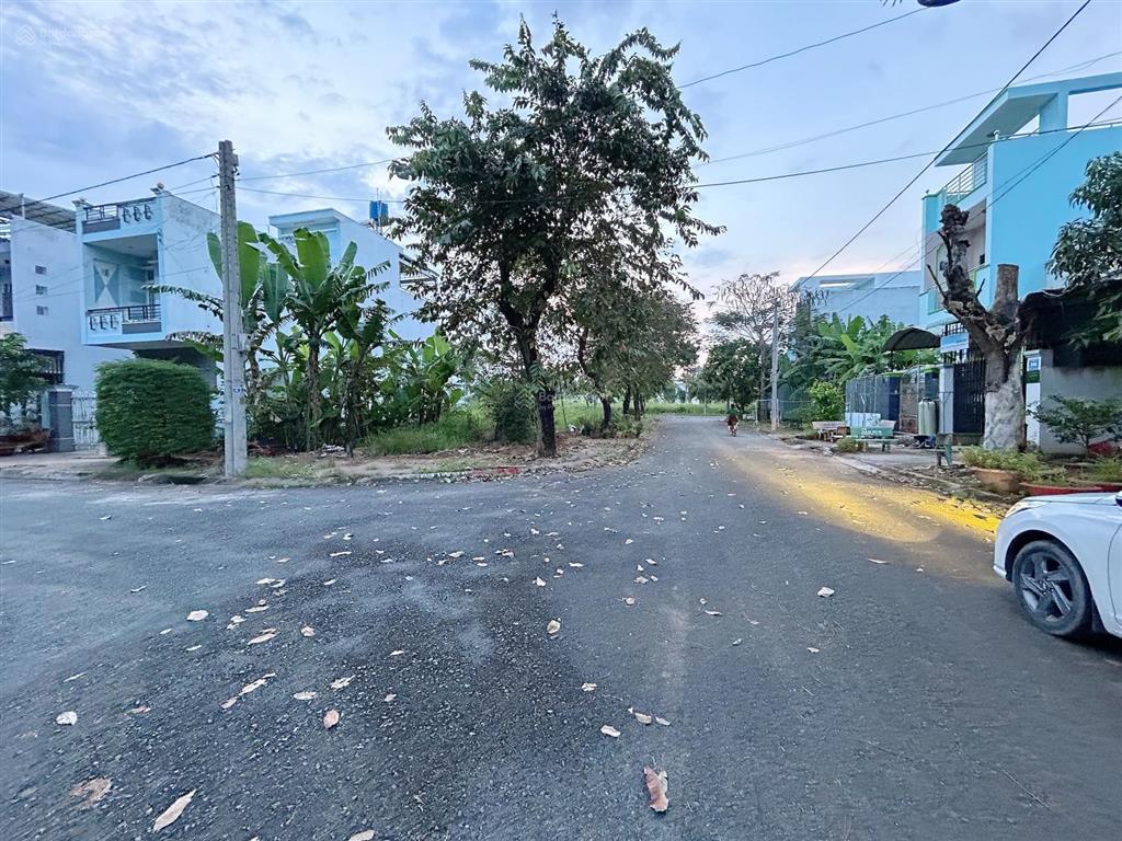 Bán 2 lô góc đường số 17 và 18 thuộc kdc lợi bình nhơn, tp tân an, diện tích 8 x 20m (160m2)